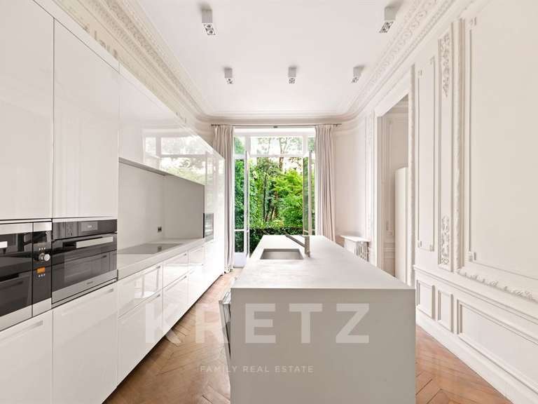 Appartement Paris 8e - 4 chambres - 315m²