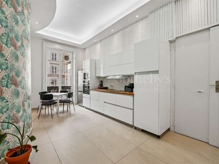 Appartement Paris 8e - 4 chambres - 181m²