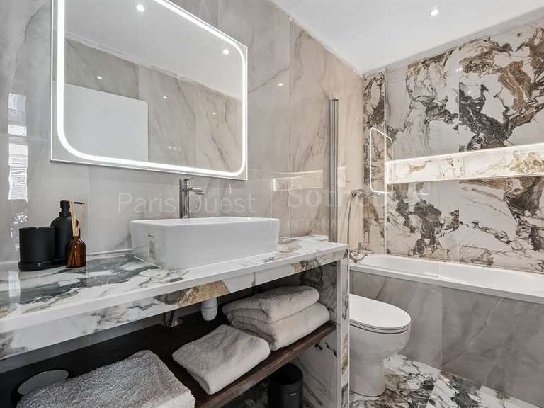 Appartement Paris 8e - 4 chambres - 181m²