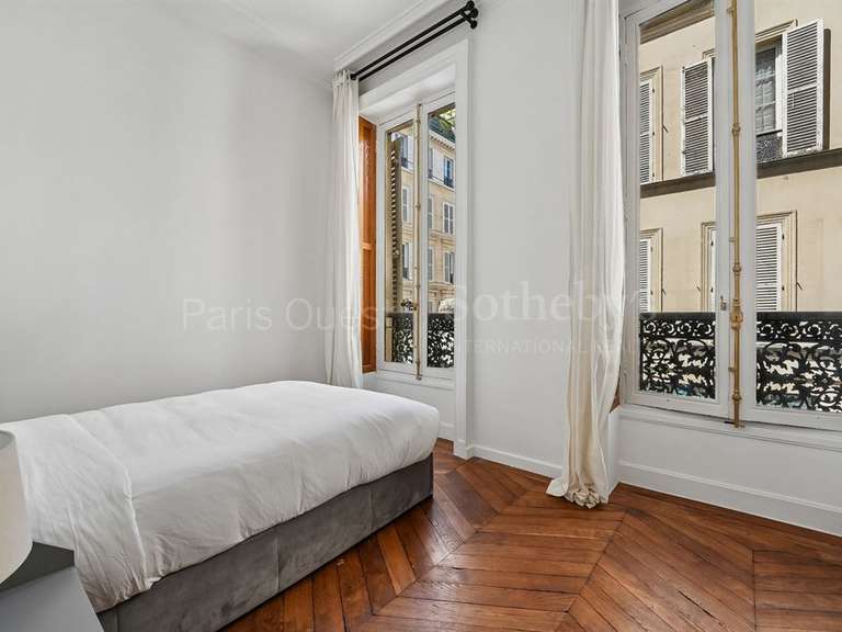 Appartement Paris 8e - 4 chambres - 181m²