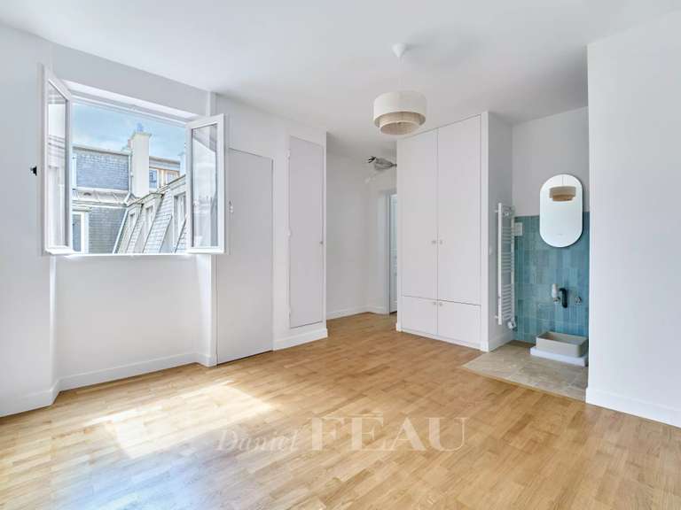 Appartement Paris 8e - 4 chambres - 155m²