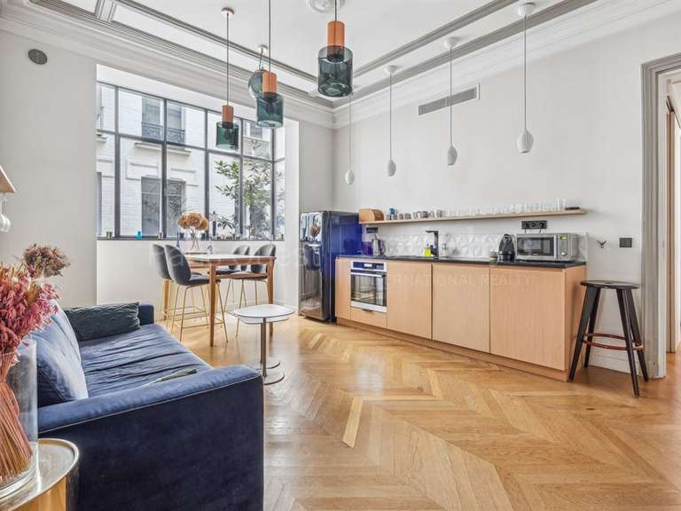 Appartement Paris 8e - 2 chambres - 70m²