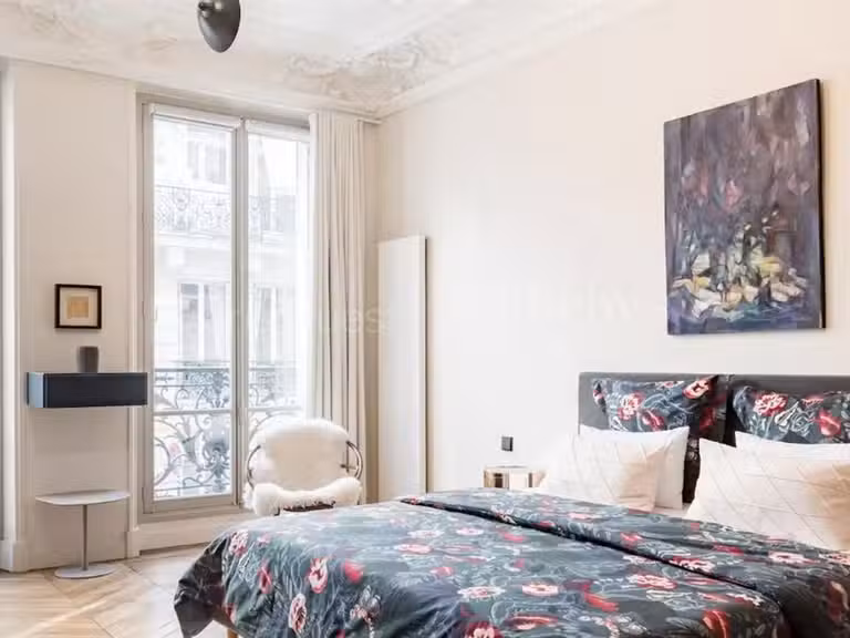 Appartement Paris 8e - 2 chambres - 70m²