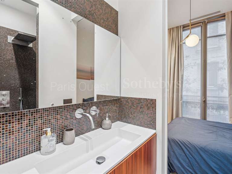 Appartement Paris 8e - 2 chambres - 70m²