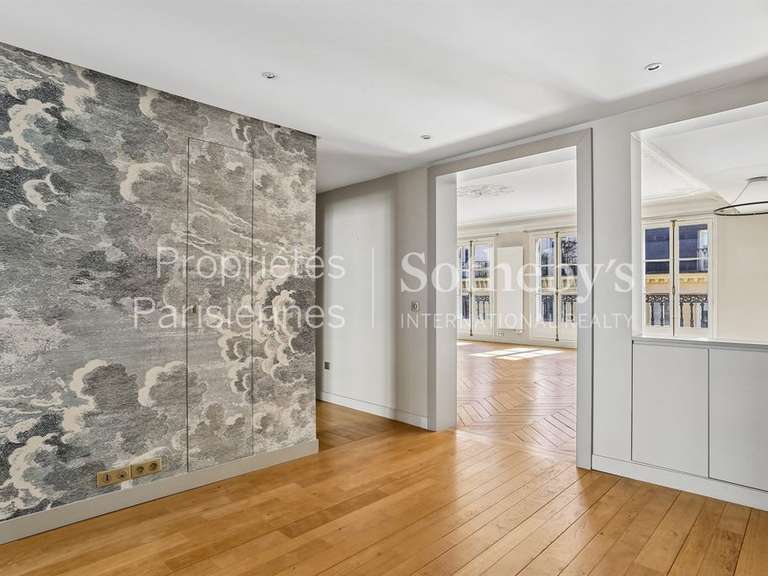 Appartement Paris 8e - 3 chambres - 150m²