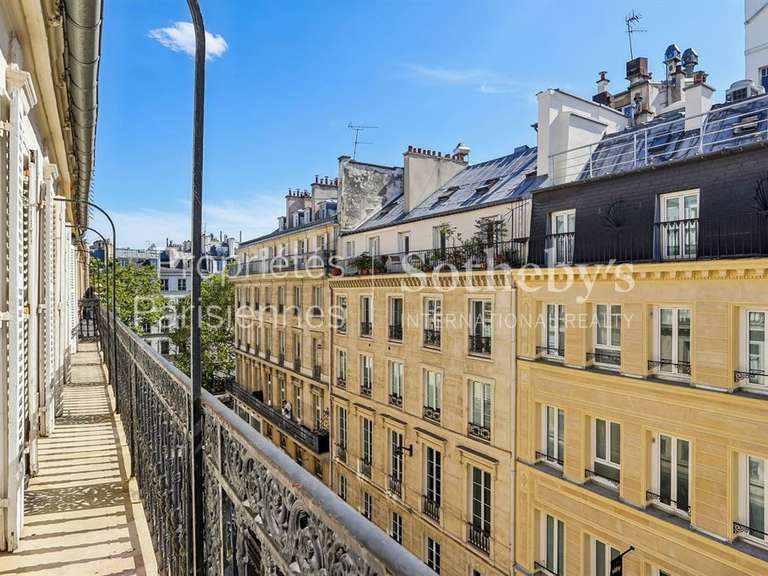 Appartement Paris 8e - 3 chambres - 150m²