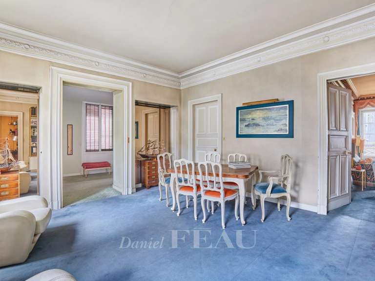 Appartement Paris 8e - 3 chambres - 151m²