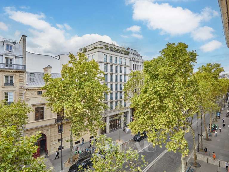 Appartement Paris 8e - 3 chambres - 151m²