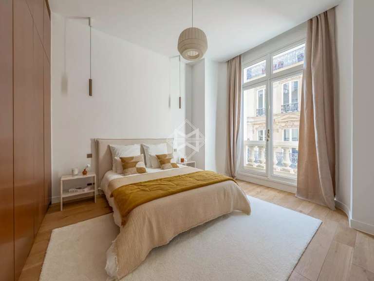 Appartement Paris 8e - 4 chambres - 317m²