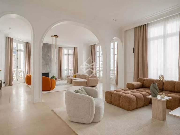 Appartement Paris 8e - 4 chambres - 317m²