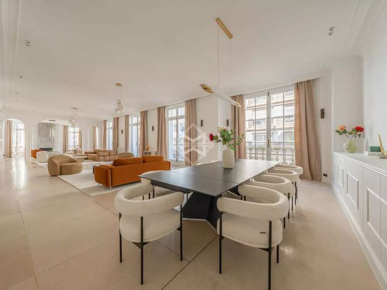 Appartement Paris 8e - 4 chambres - 317m²