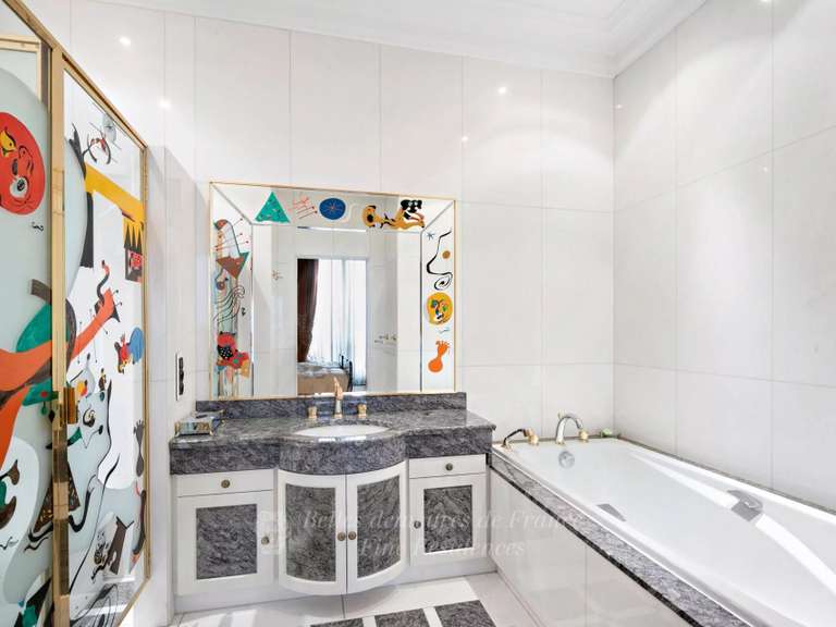 Appartement Paris 8e - 3 chambres - 309m²
