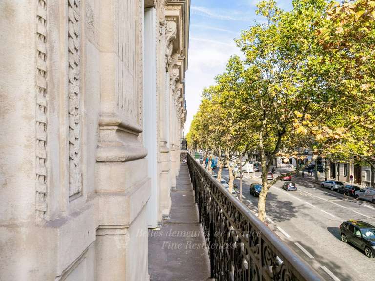Appartement Paris 8e - 3 chambres - 309m²
