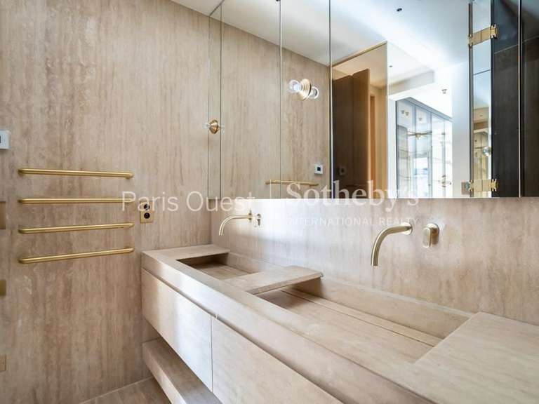 Appartement Paris 8e - 3 chambres - 168m²