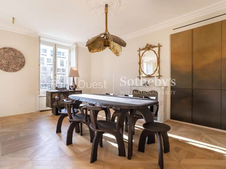 Appartement Paris 8e - 3 chambres - 168m²