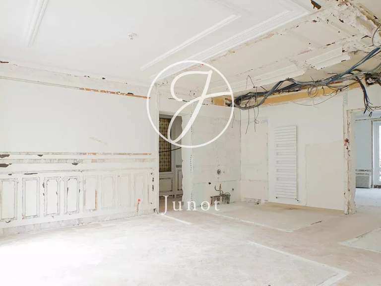 Appartement Paris 8e - 2 chambres - 125m²