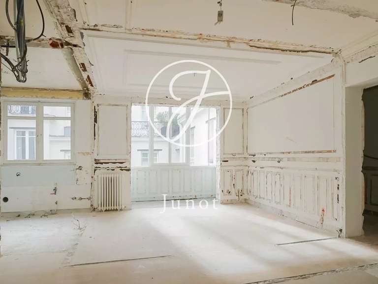 Appartement Paris 8e - 2 chambres - 125m²