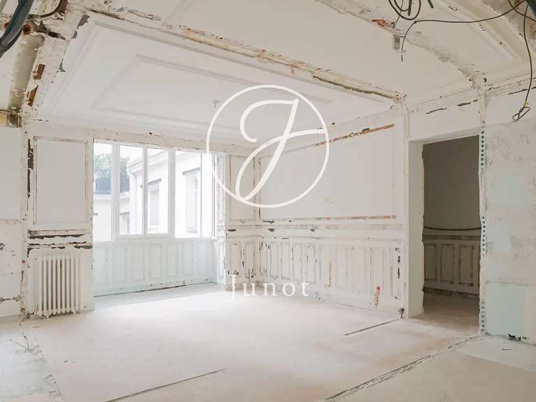 Appartement Paris 8e - 2 chambres - 125m²