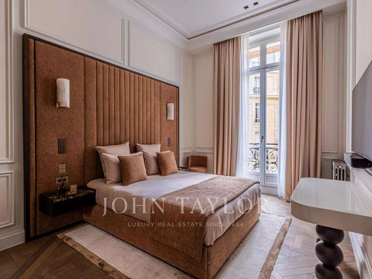 Appartement Paris 8e - 5 chambres - 372m²