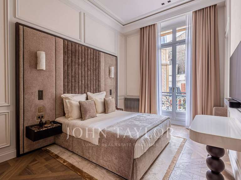 Appartement Paris 8e - 5 chambres - 372m²