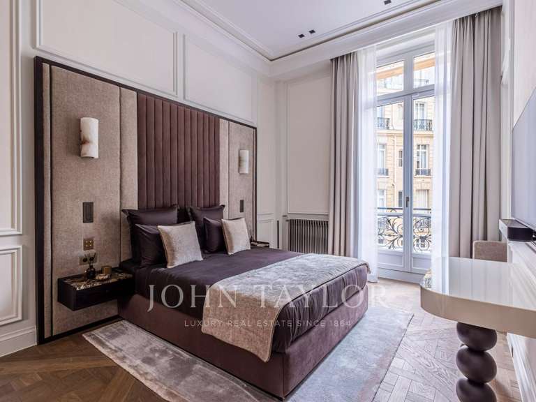 Appartement Paris 8e - 5 chambres - 372m²