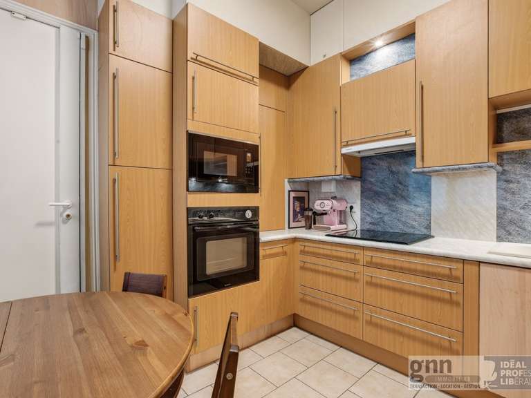 Appartement Paris 8e - 2 chambres - 149m²