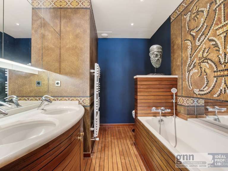 Appartement Paris 8e - 2 chambres - 149m²