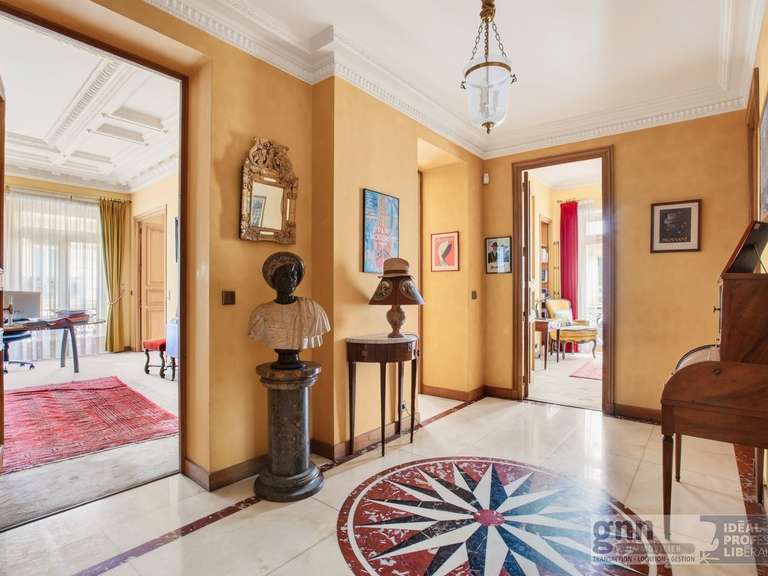 Appartement Paris 8e - 2 chambres - 149m²