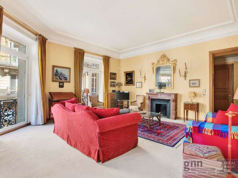 Appartement Paris 8e - 2 chambres - 149m²