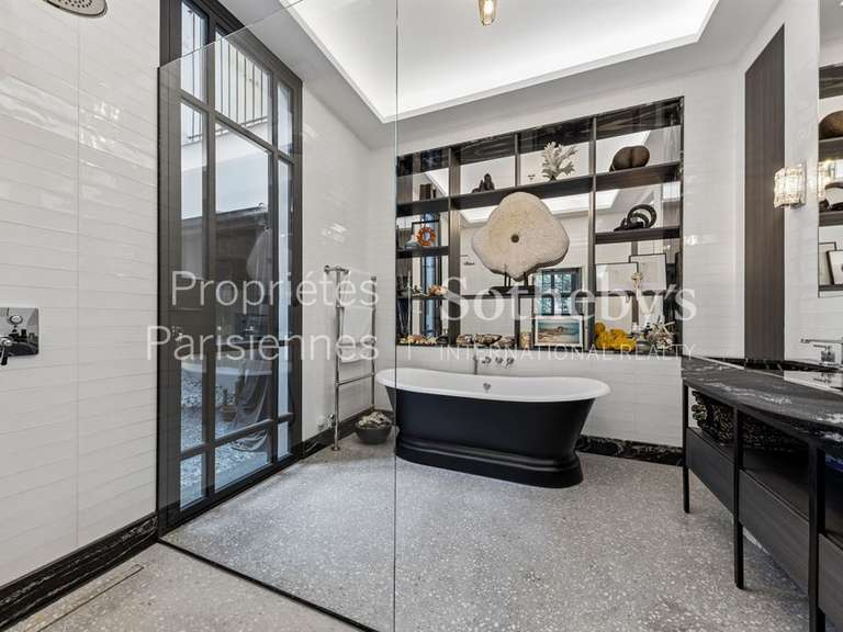 Apartment Paris 8e - 3 bedrooms - 154m²