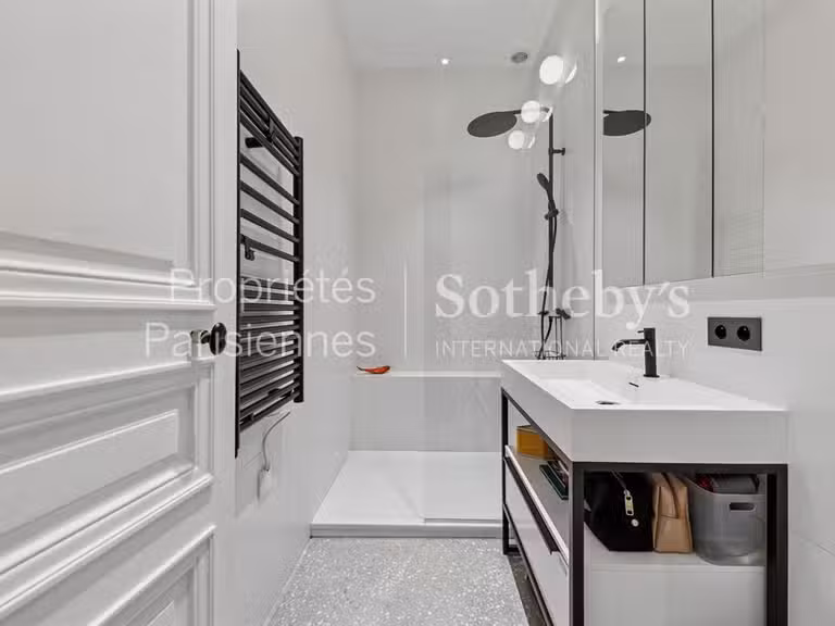 Apartment Paris 8e - 3 bedrooms - 154m²