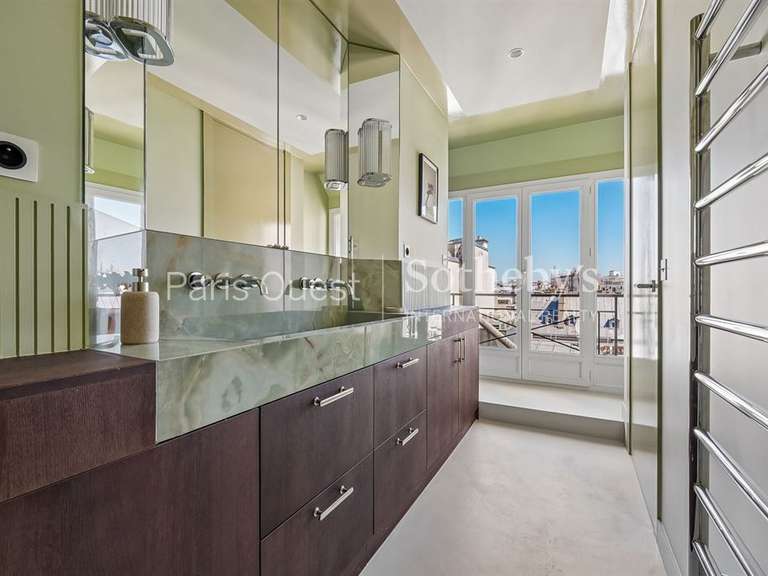 Appartement Paris 8e - 3 chambres - 155m²
