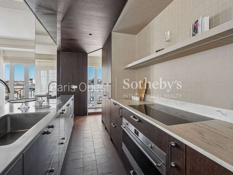 Appartement Paris 8e - 3 chambres - 155m²