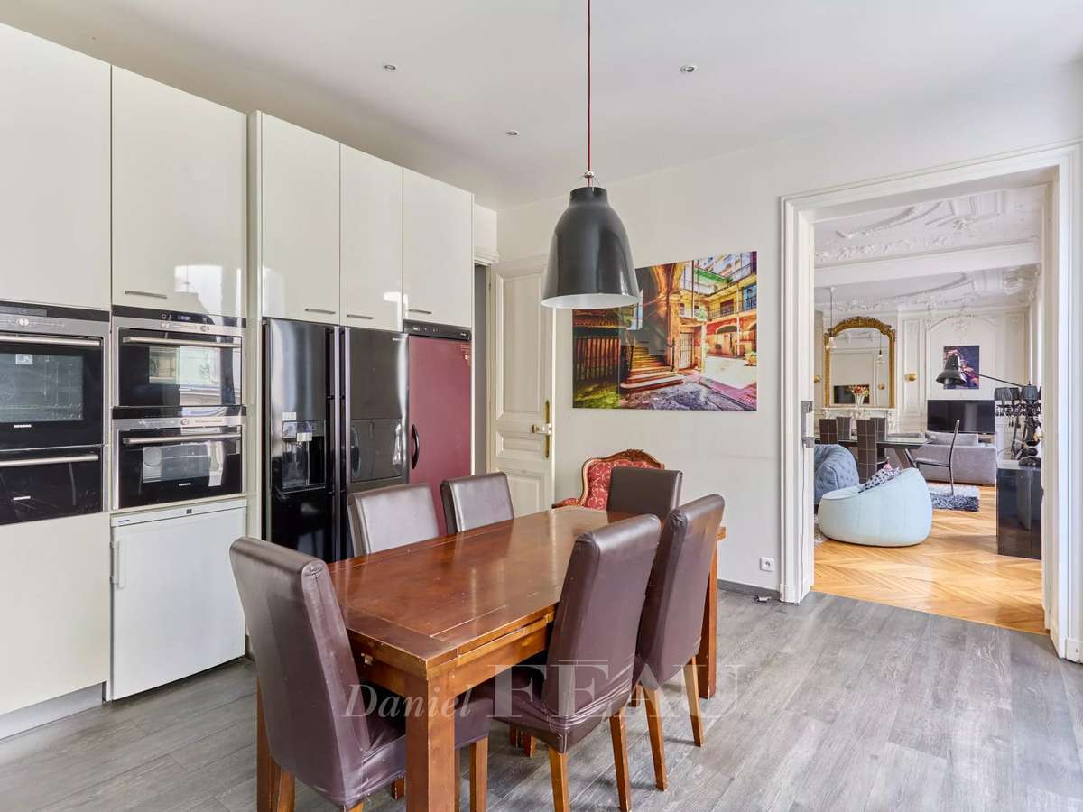 Apartment Paris 8e