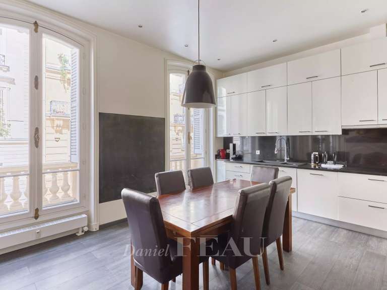 Appartement Paris 8e - 3 chambres - 160m²