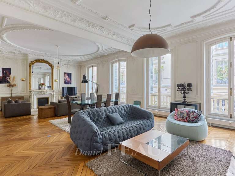 Appartement Paris 8e - 3 chambres - 160m²