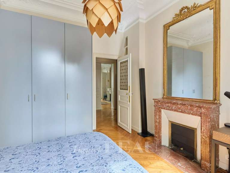 Appartement Paris 8e - 3 chambres - 160m²