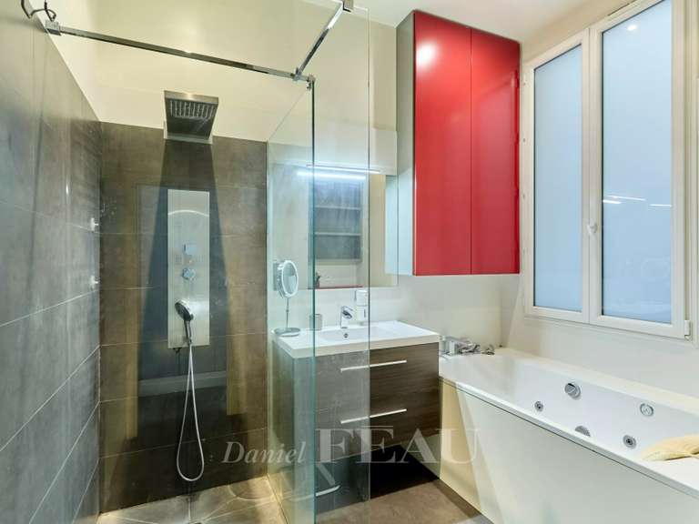 Appartement Paris 8e - 3 chambres - 160m²