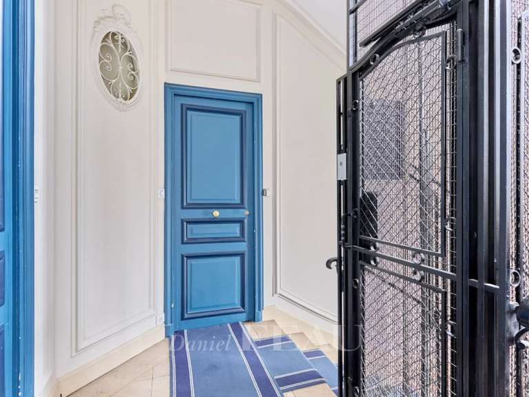 Appartement Paris 8e - 3 chambres - 160m²