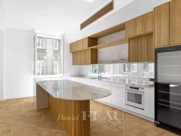 Appartement Paris 8e - 3 chambres - 156m²