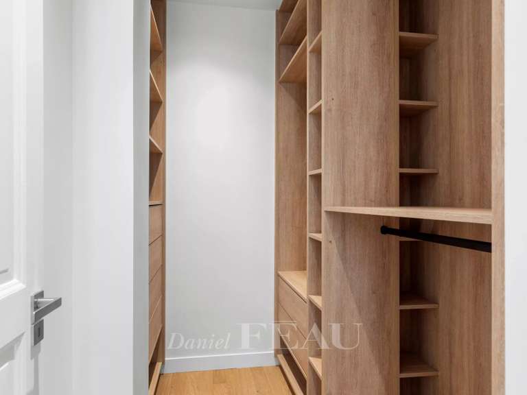 Appartement Paris 8e - 3 chambres - 156m²