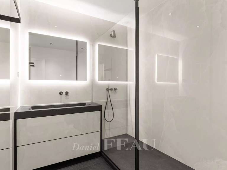 Appartement Paris 8e - 3 chambres - 156m²