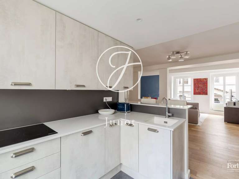 Appartement Paris 8e - 4 chambres - 93m²