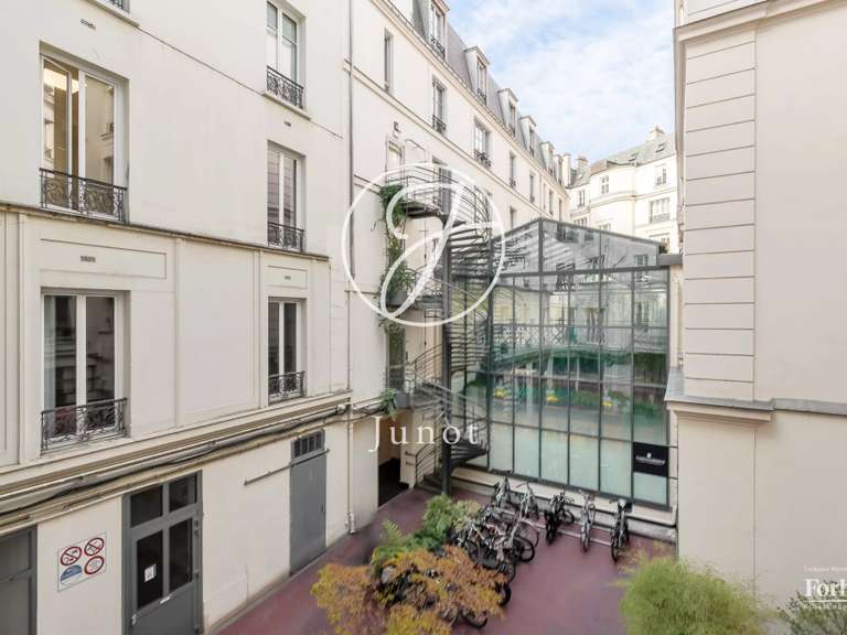Appartement Paris 8e - 4 chambres - 93m²