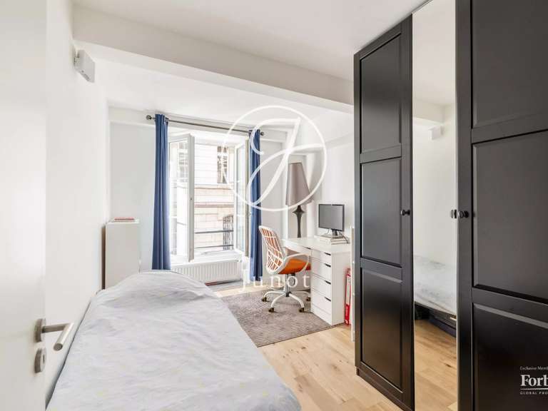 Appartement Paris 8e - 4 chambres - 93m²