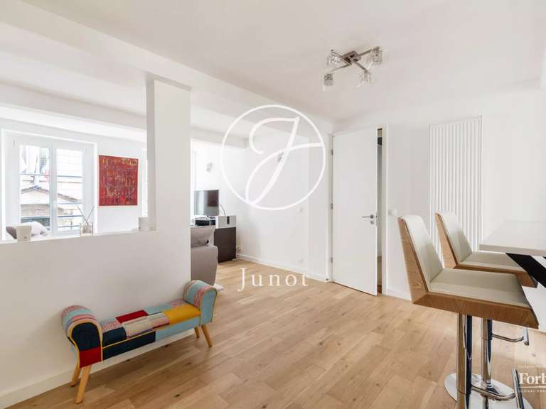 Appartement Paris 8e - 4 chambres - 93m²