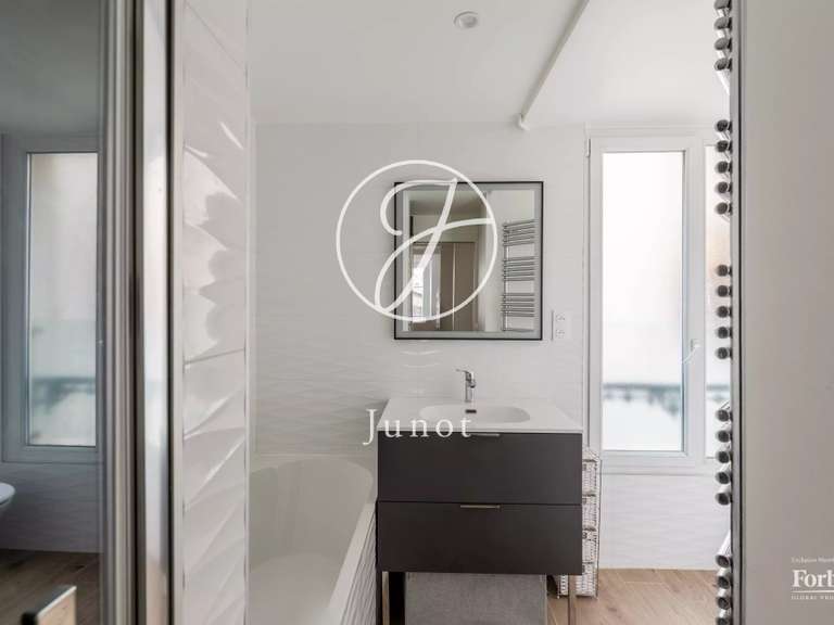 Appartement Paris 8e - 4 chambres - 93m²