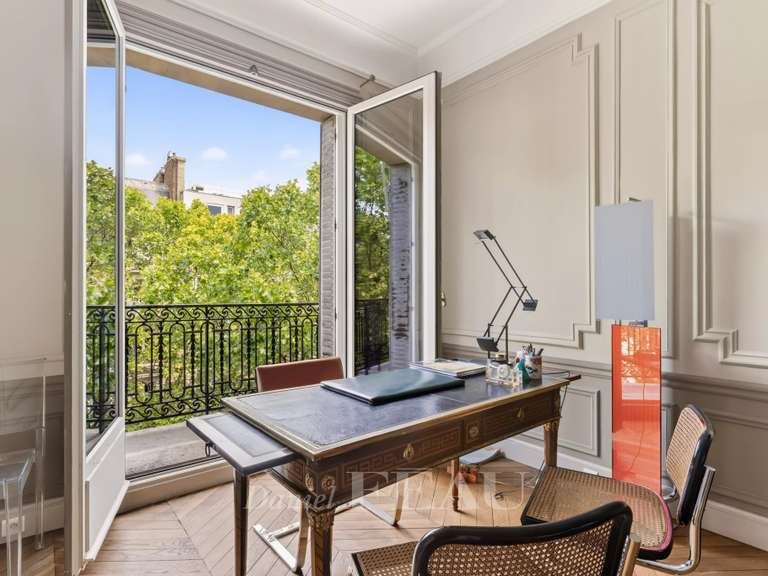 Appartement Paris 8e - 3 chambres - 200m²