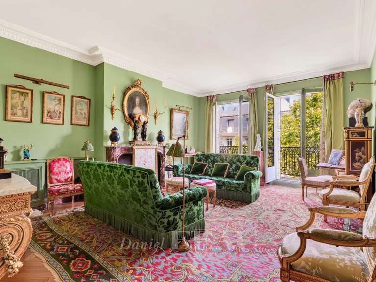 Appartement Paris 8e - 3 chambres - 200m²