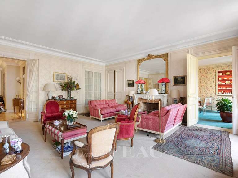 Appartement Paris 8e - 5 chambres - 234m²